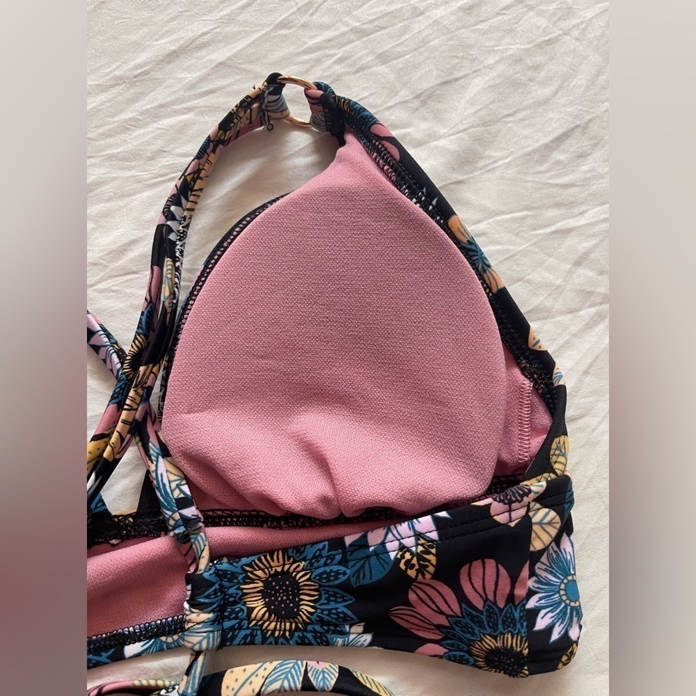 Salt & Cove Two piece bikini - Picture 5 of 7